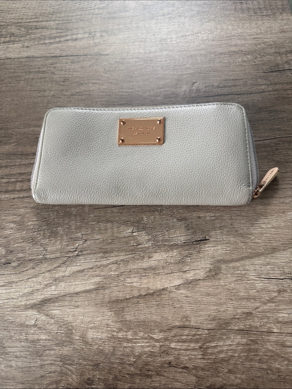 Michael Kors Light Gray Zip-Around Continental Wallet with Rose Gold Plaque